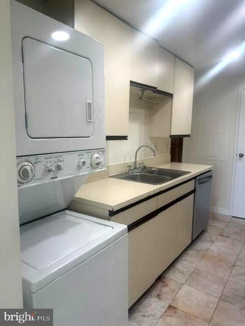1530 KEY BOULEVARD N Unit: 1111
