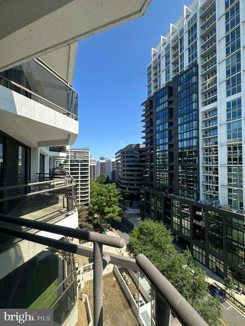 1530 KEY BOULEVARD N Unit: 1111