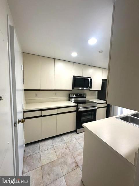 1530 KEY BOULEVARD N Unit: 1111