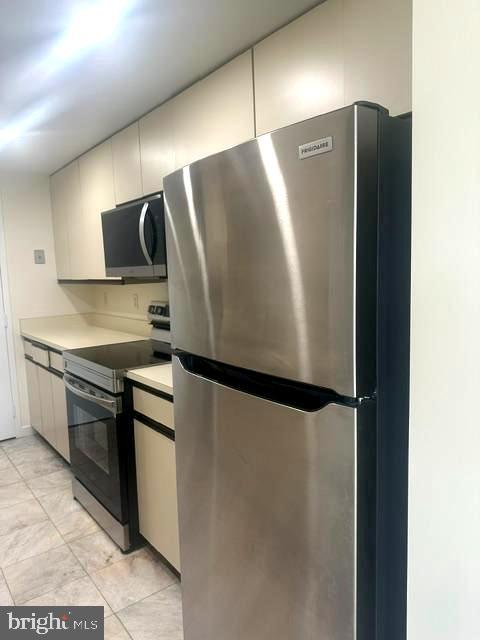 1530 KEY BOULEVARD N Unit: 1111