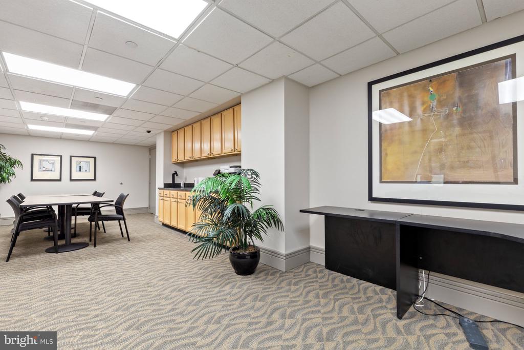 880 N POLLARD STREET Unit: 406