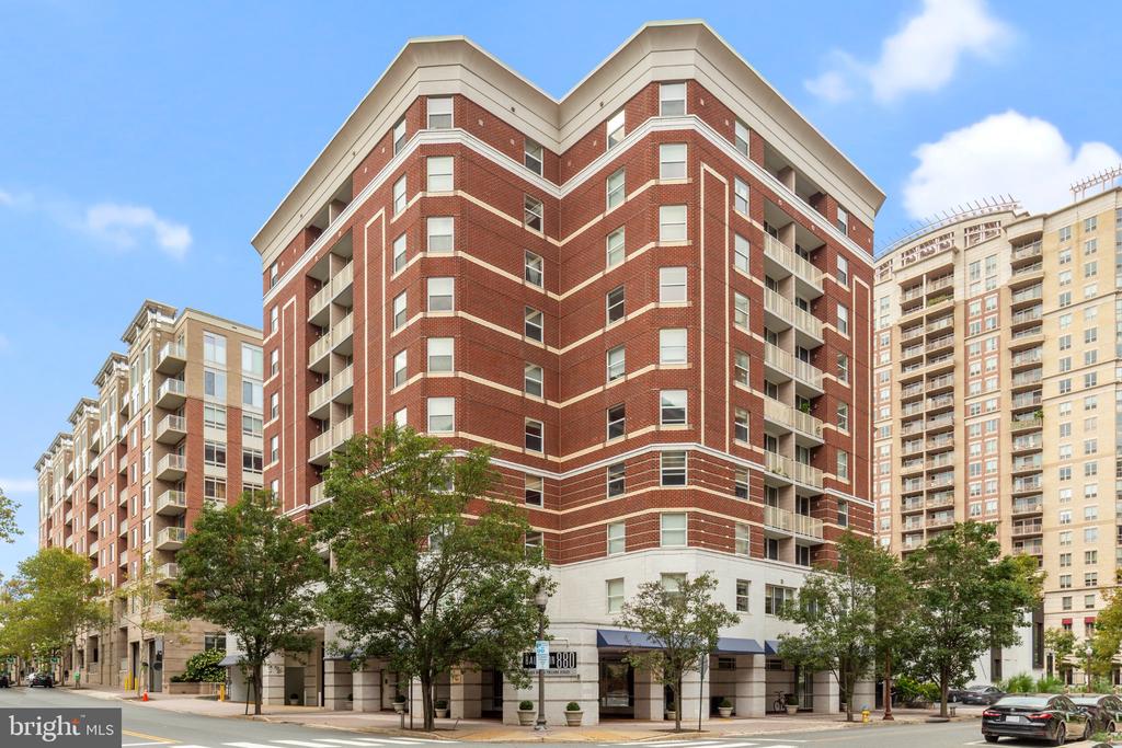 880 N POLLARD STREET Unit: 406