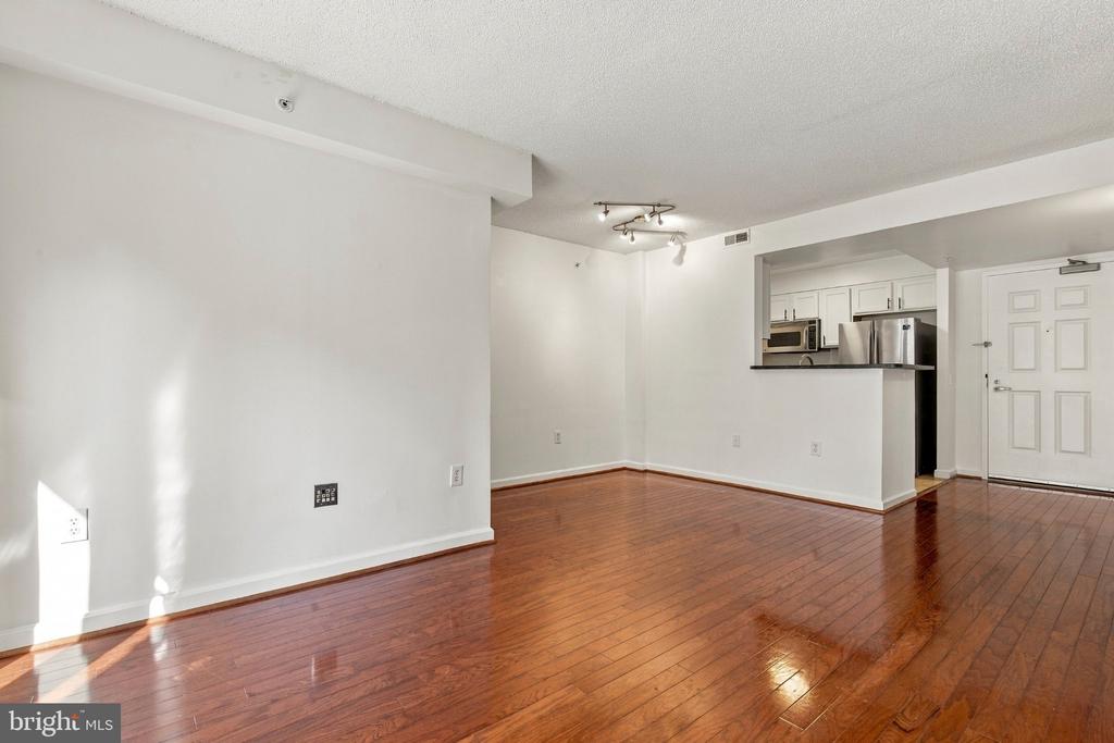 880 N POLLARD STREET Unit: 406