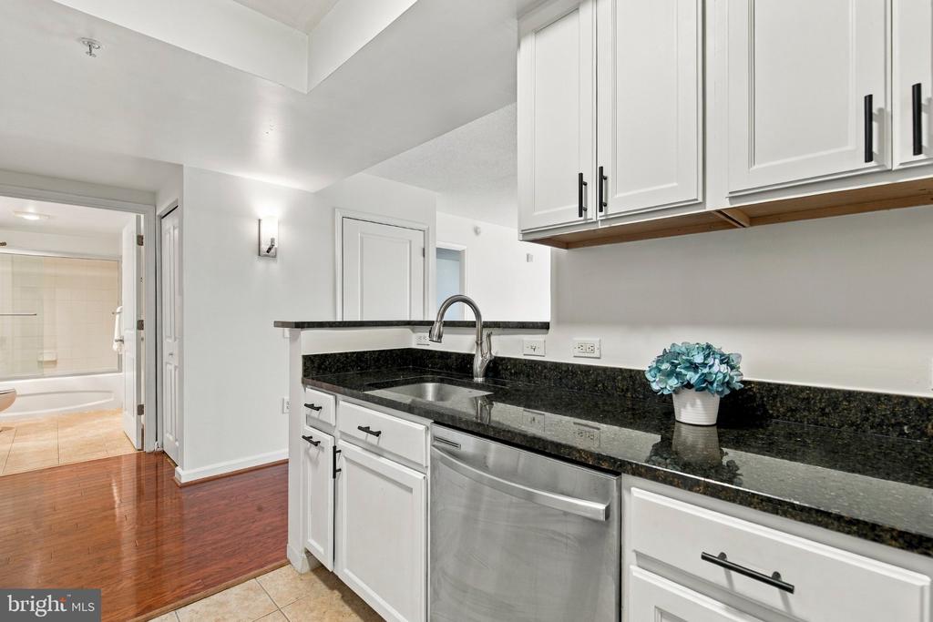 880 N POLLARD STREET Unit: 406