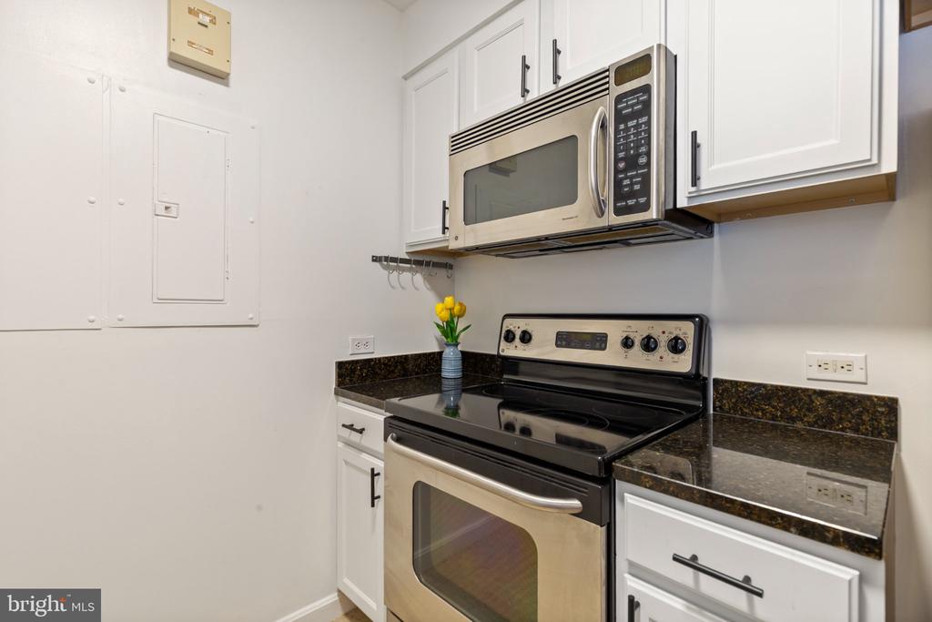 880 N POLLARD STREET Unit: 406