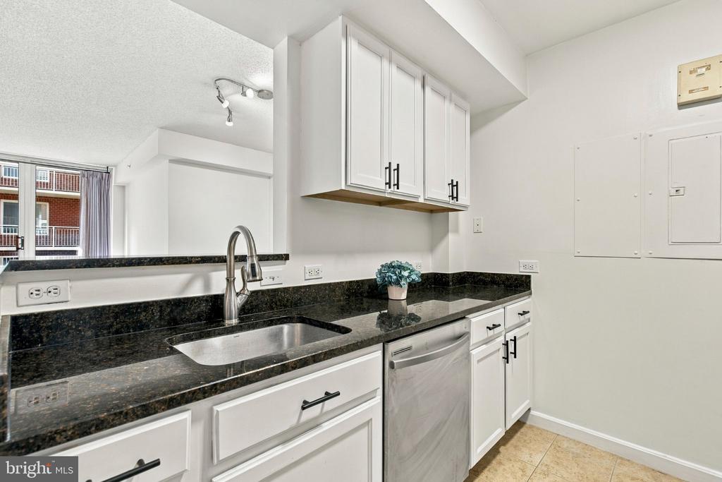 880 N POLLARD STREET Unit: 406