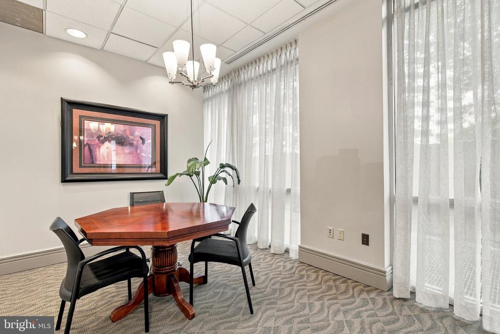 880 N POLLARD STREET Unit: 406