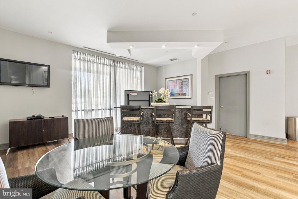 880 N POLLARD STREET Unit: 406