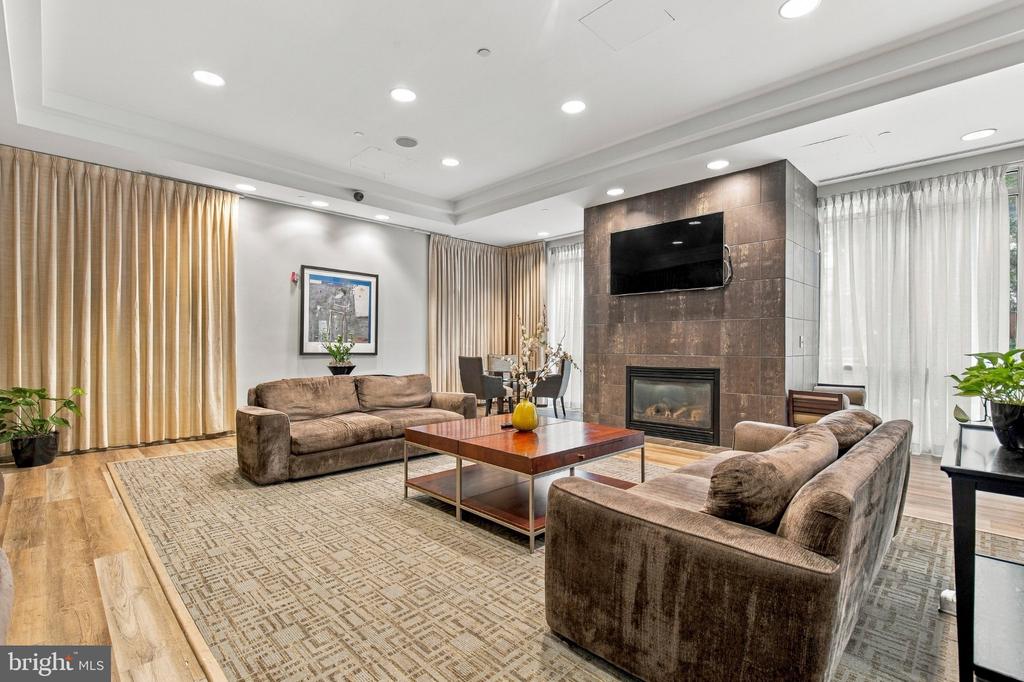 880 N POLLARD STREET Unit: 406