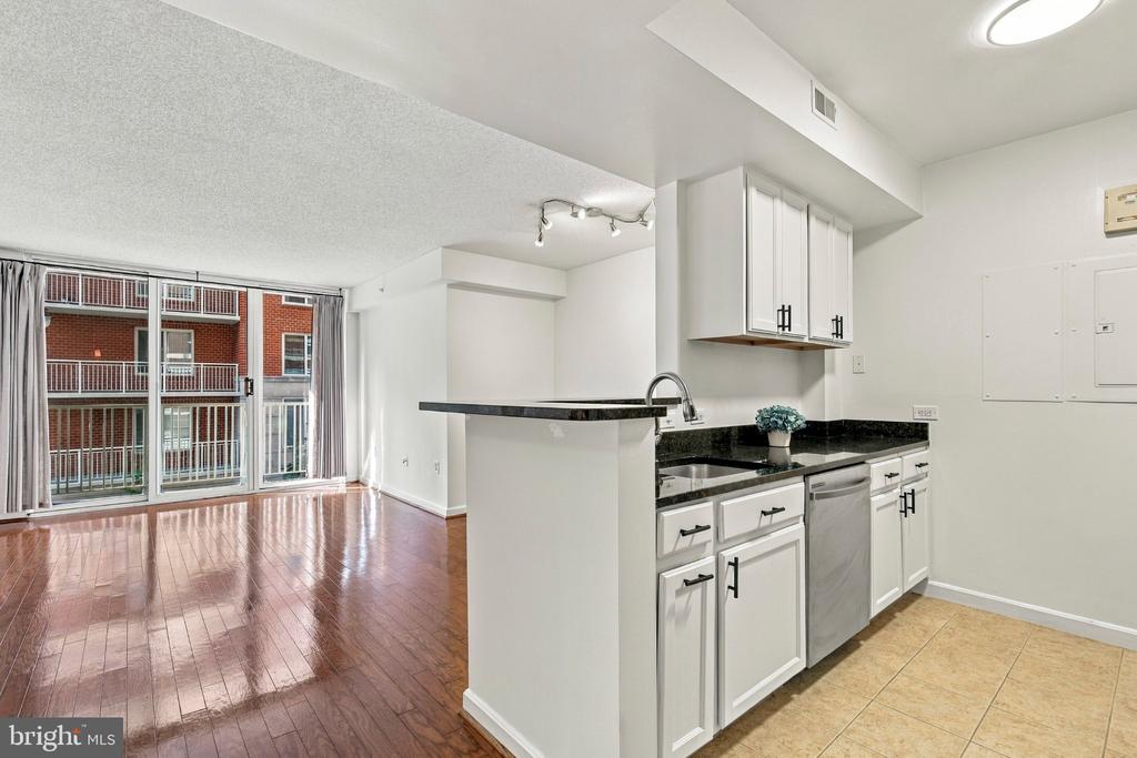 880 N POLLARD STREET Unit: 406