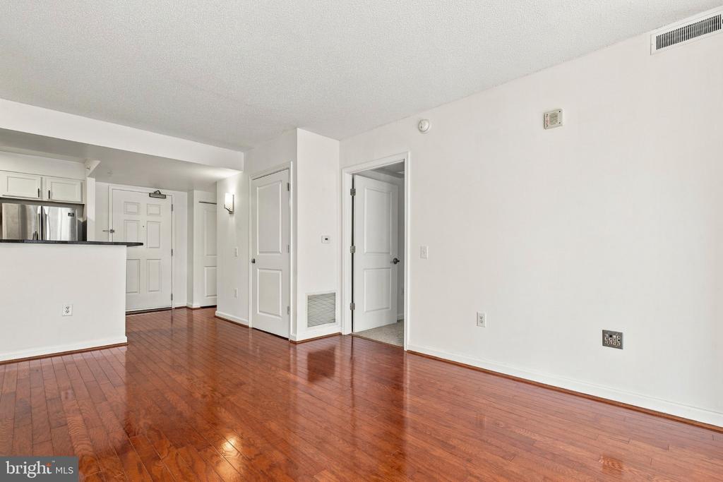 880 N POLLARD STREET Unit: 406