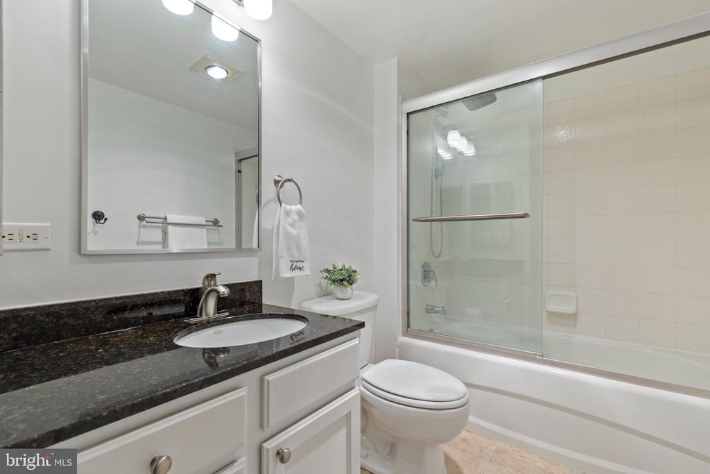 880 N POLLARD STREET Unit: 406