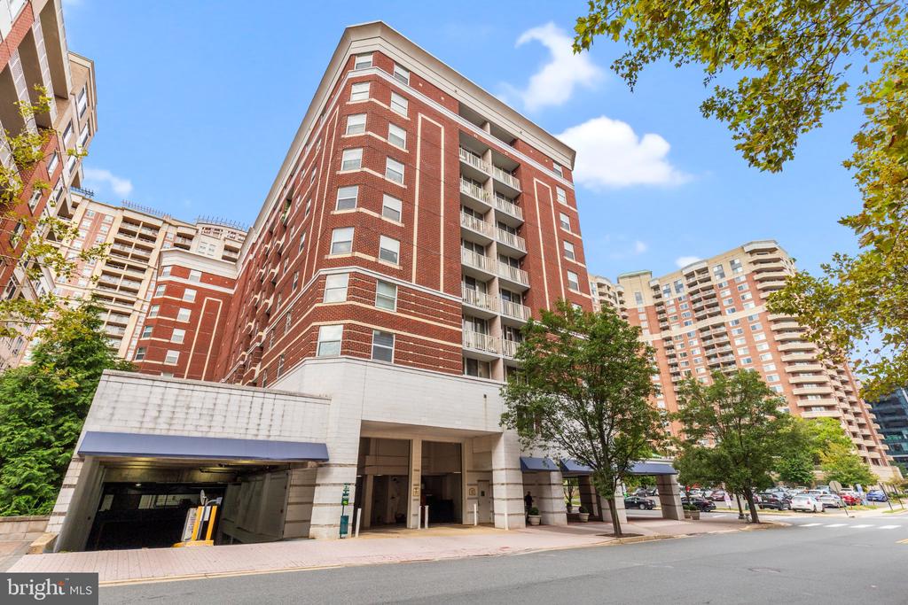 880 N POLLARD STREET Unit: 406