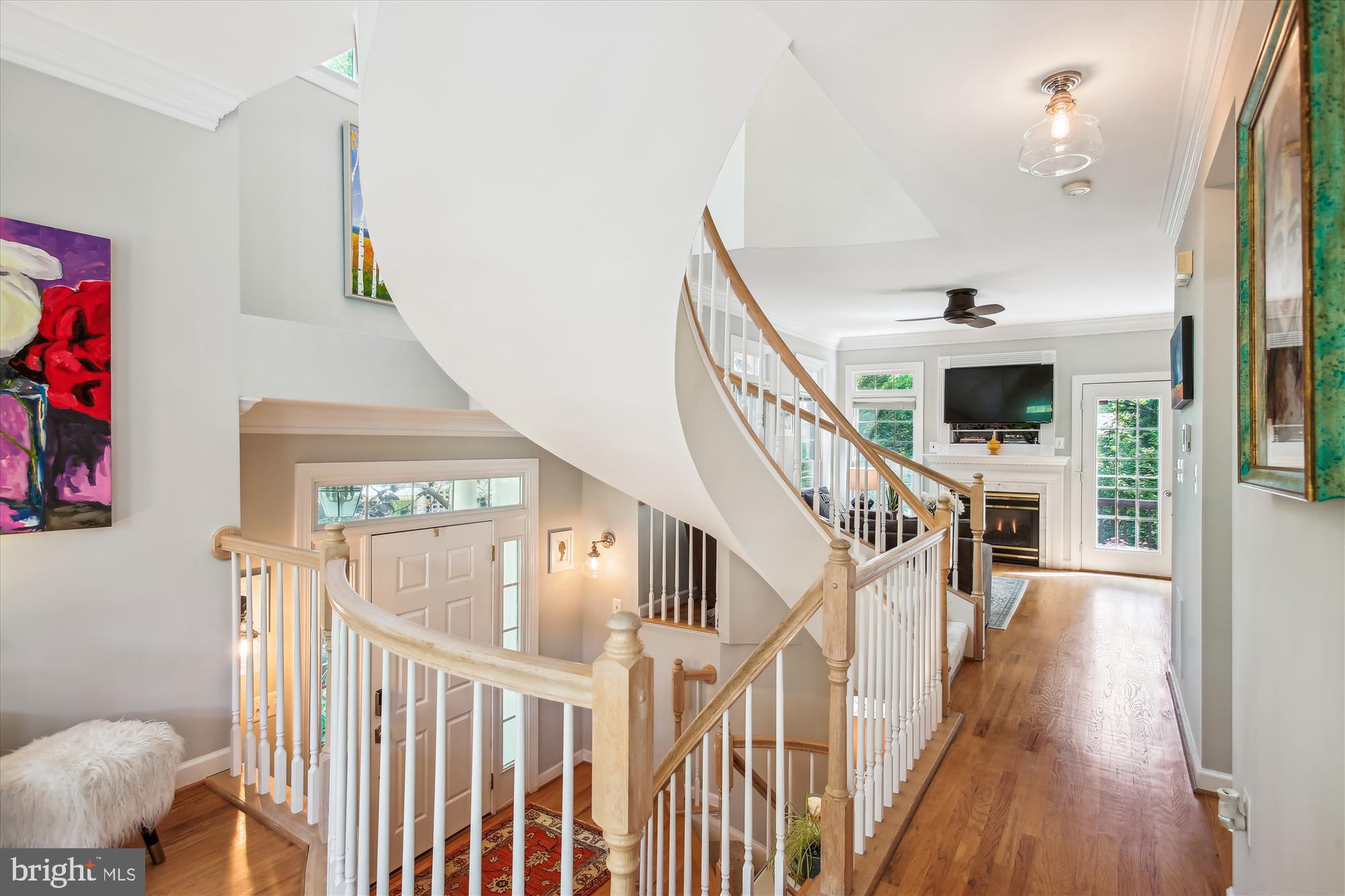 135 Rees Pl