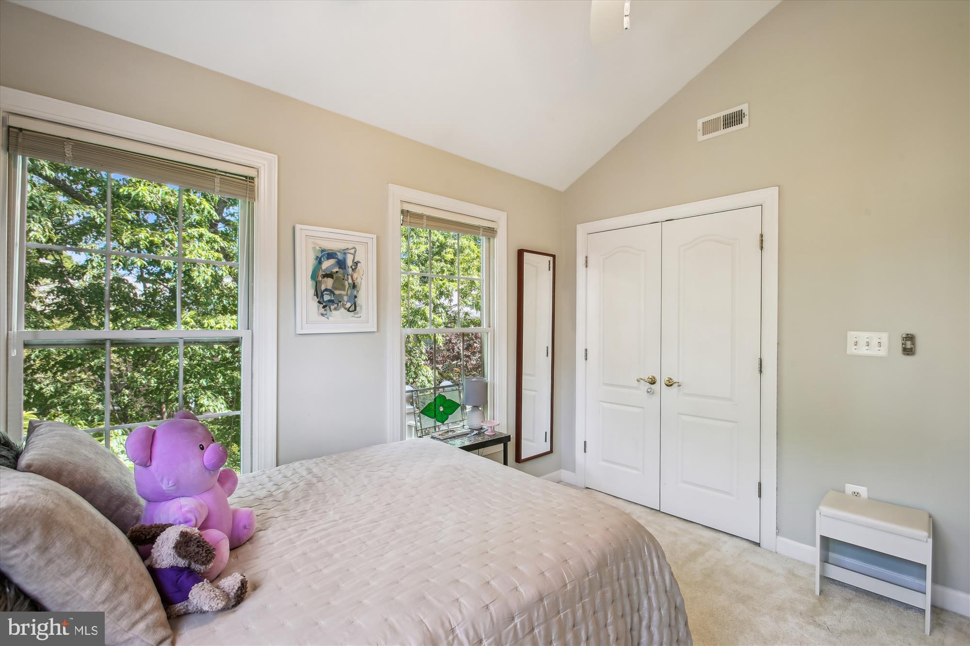 135 Rees Pl