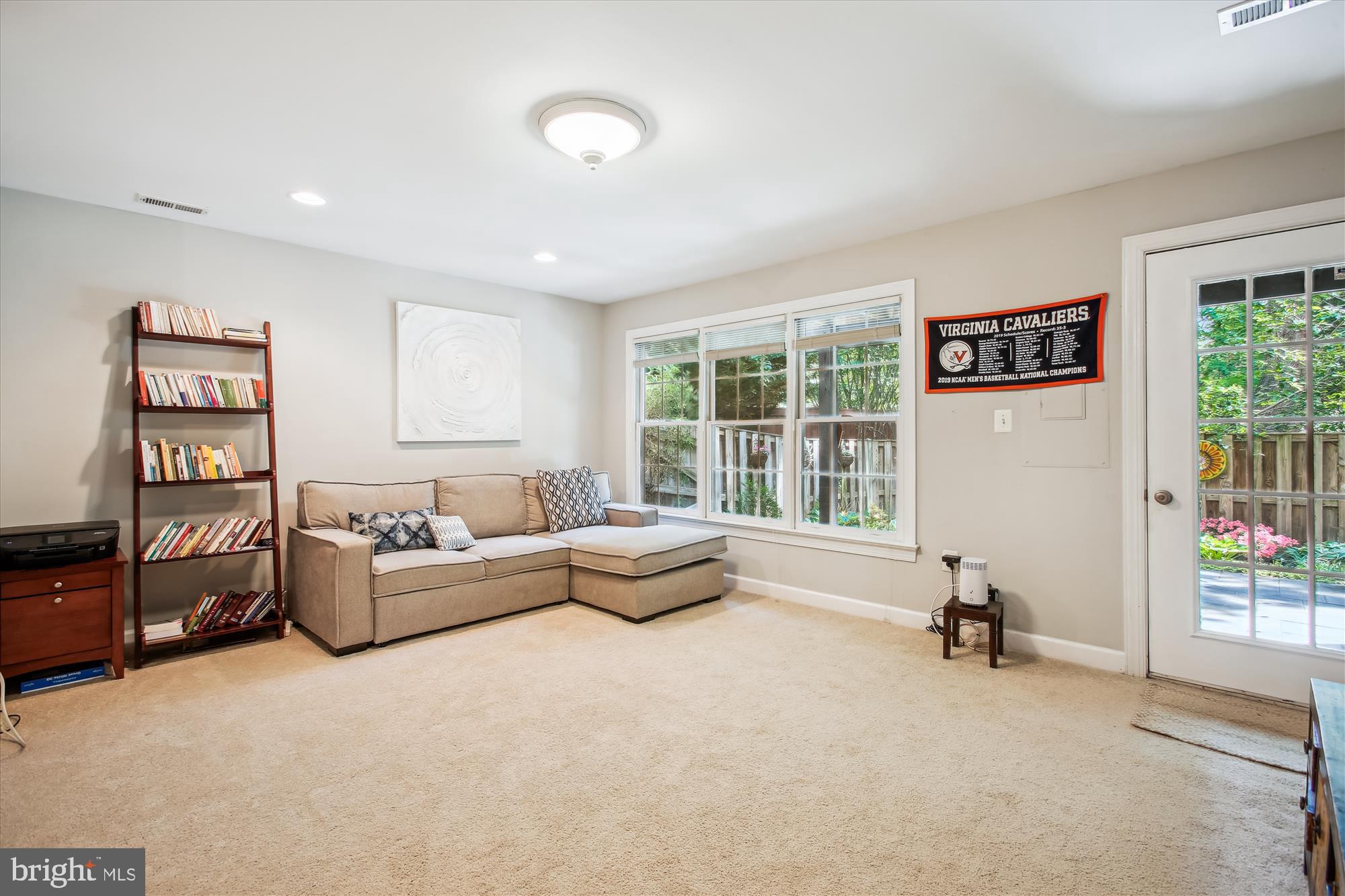 135 Rees Pl