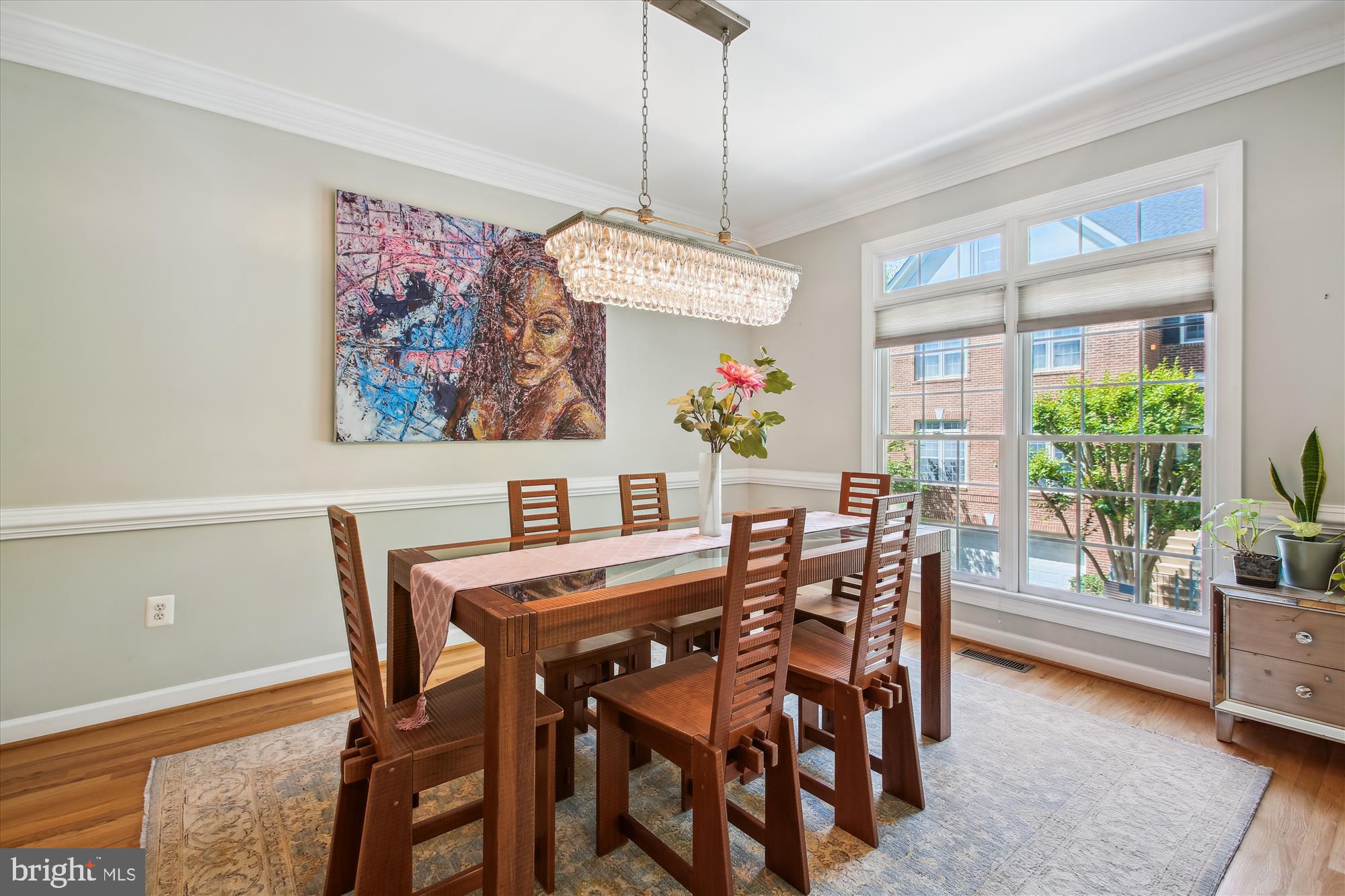 135 Rees Pl