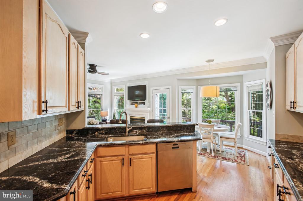 135 Rees Pl