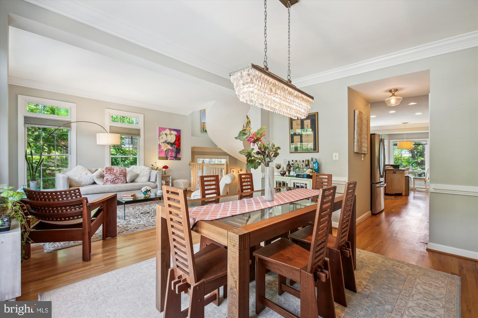 135 Rees Pl