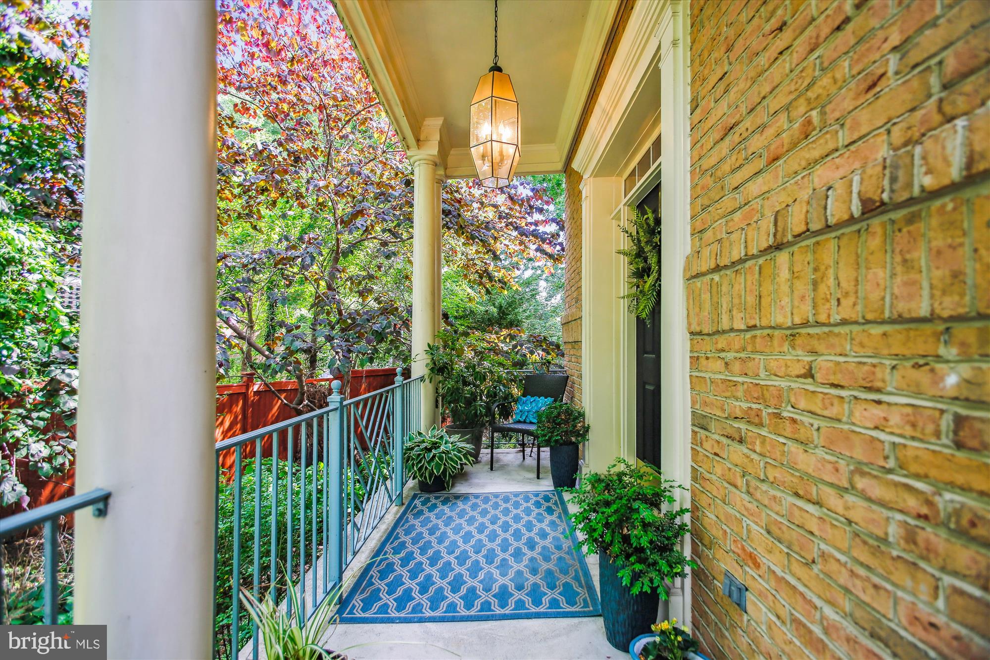 135 Rees Pl