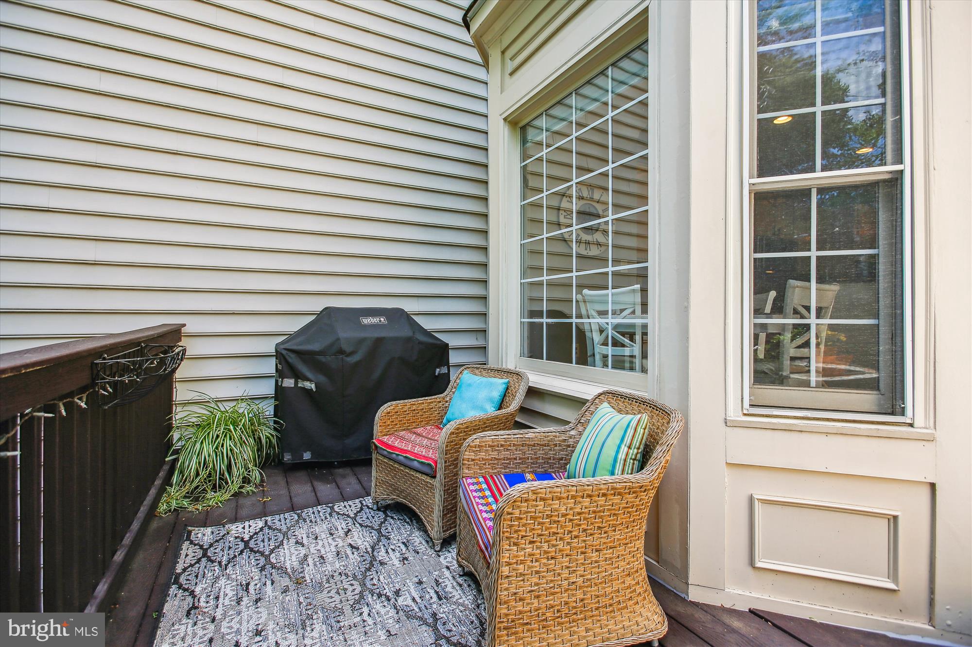 135 Rees Pl