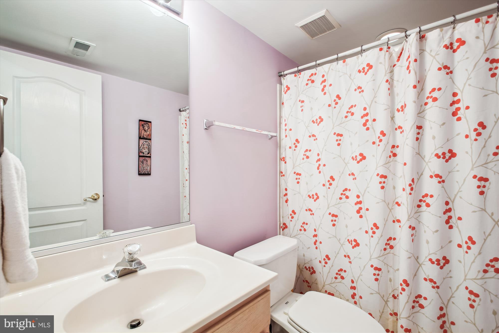 135 Rees Pl