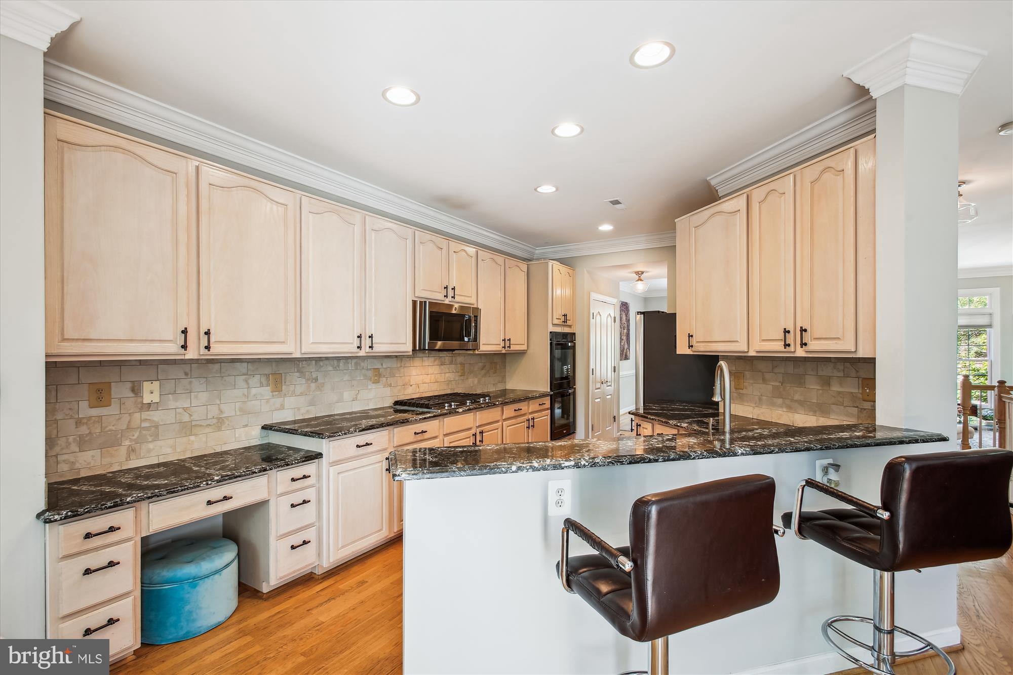 135 Rees Pl