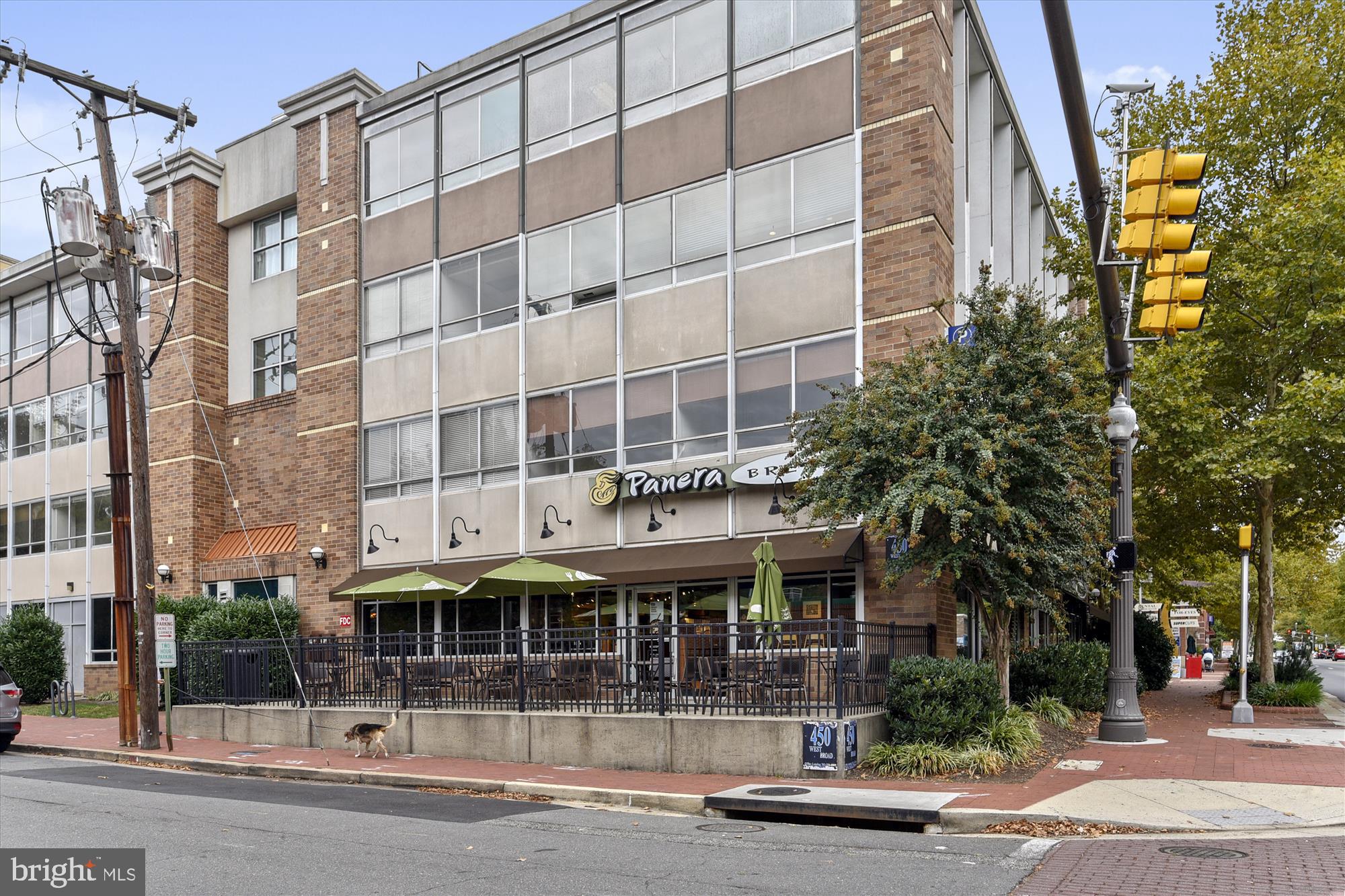 135 Rees Pl