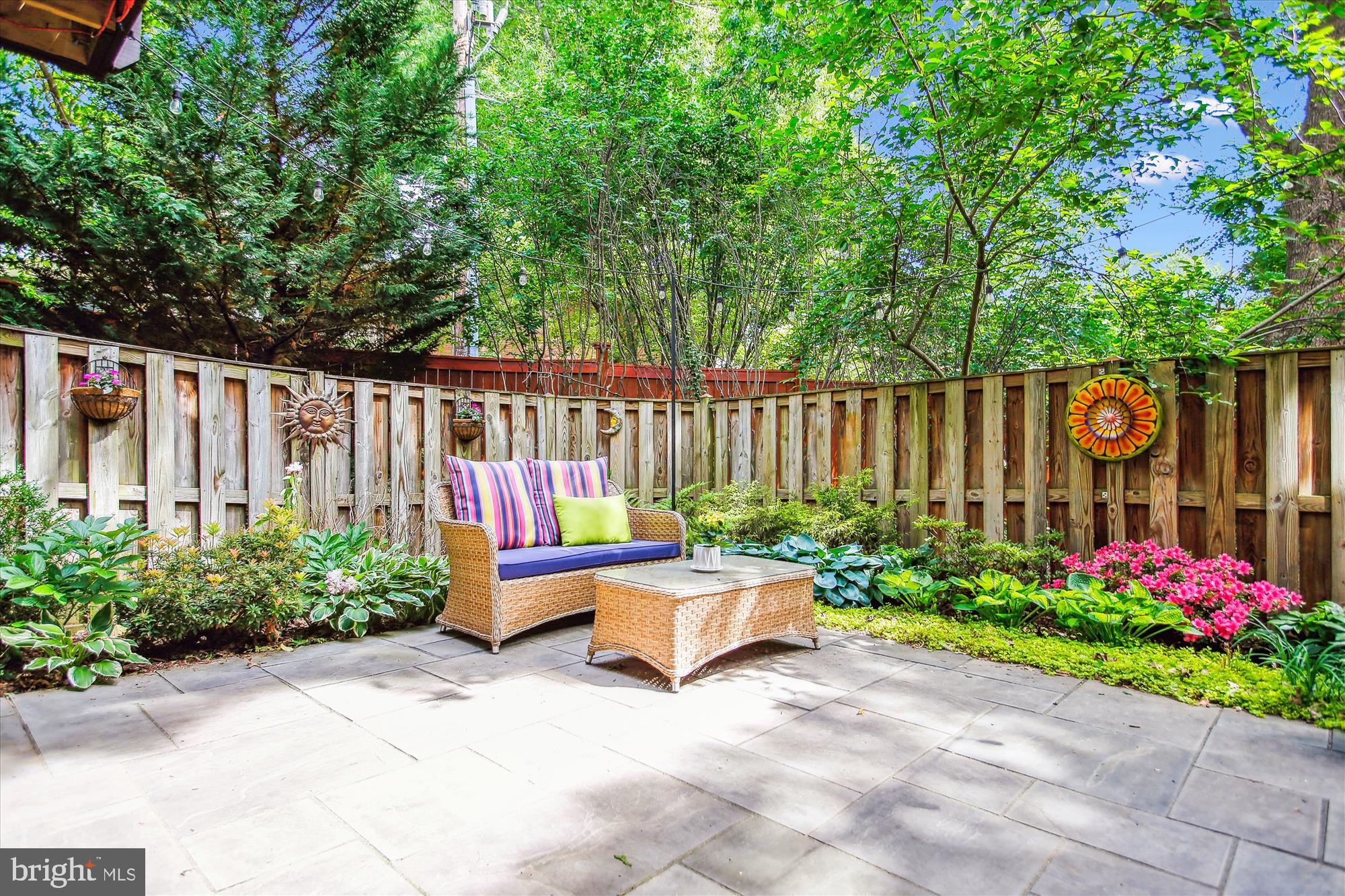 135 Rees Pl
