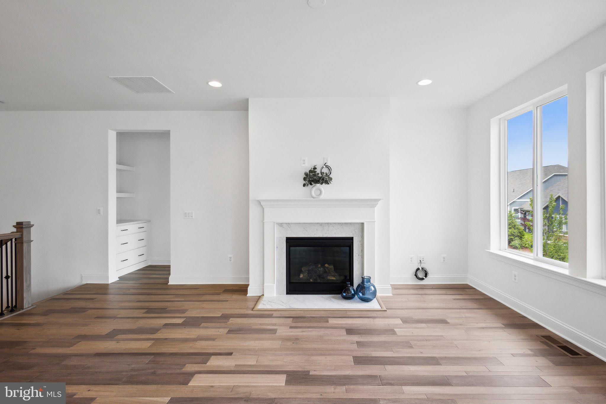 107 Cowbird St
