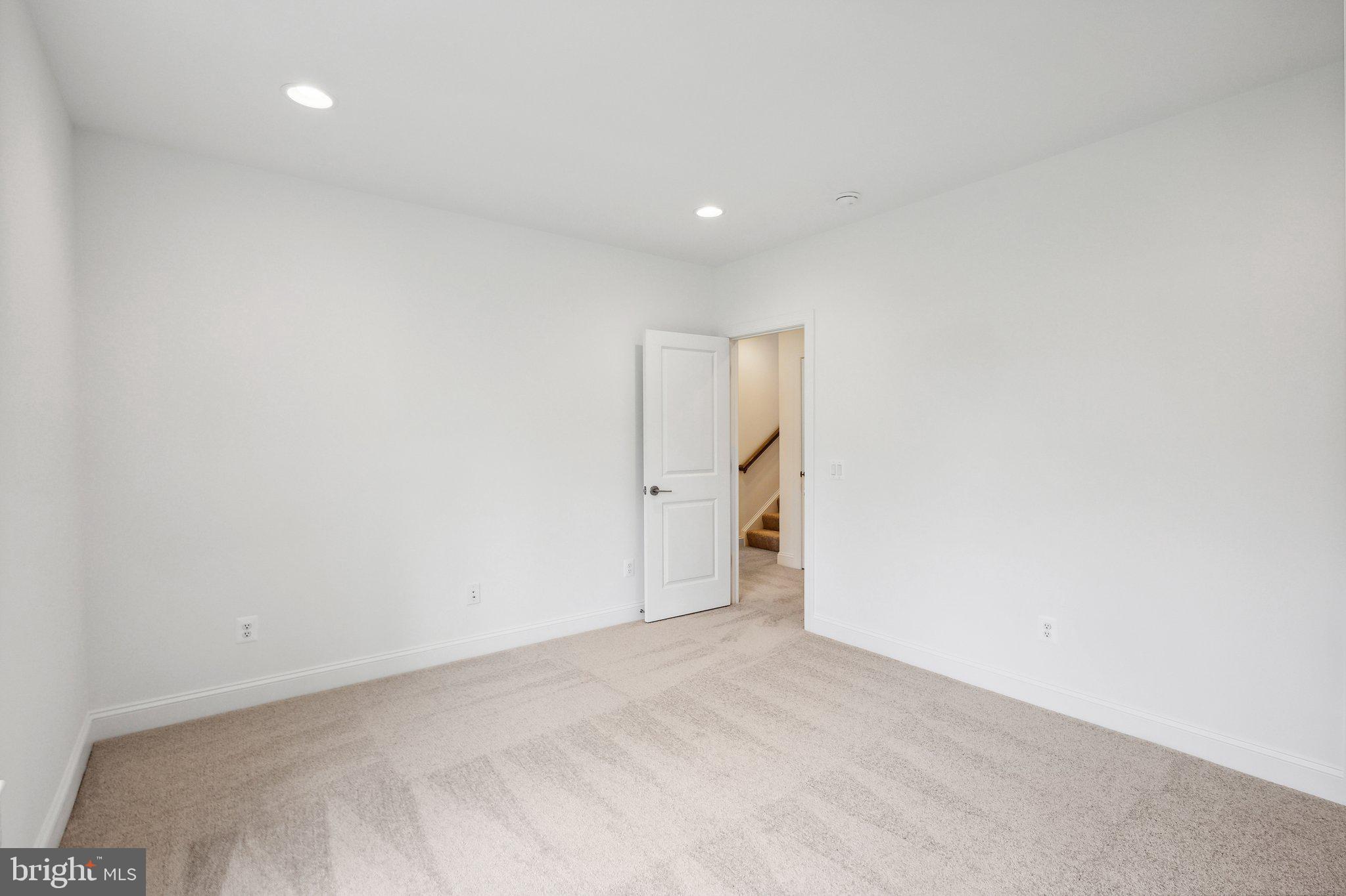 107 Cowbird St