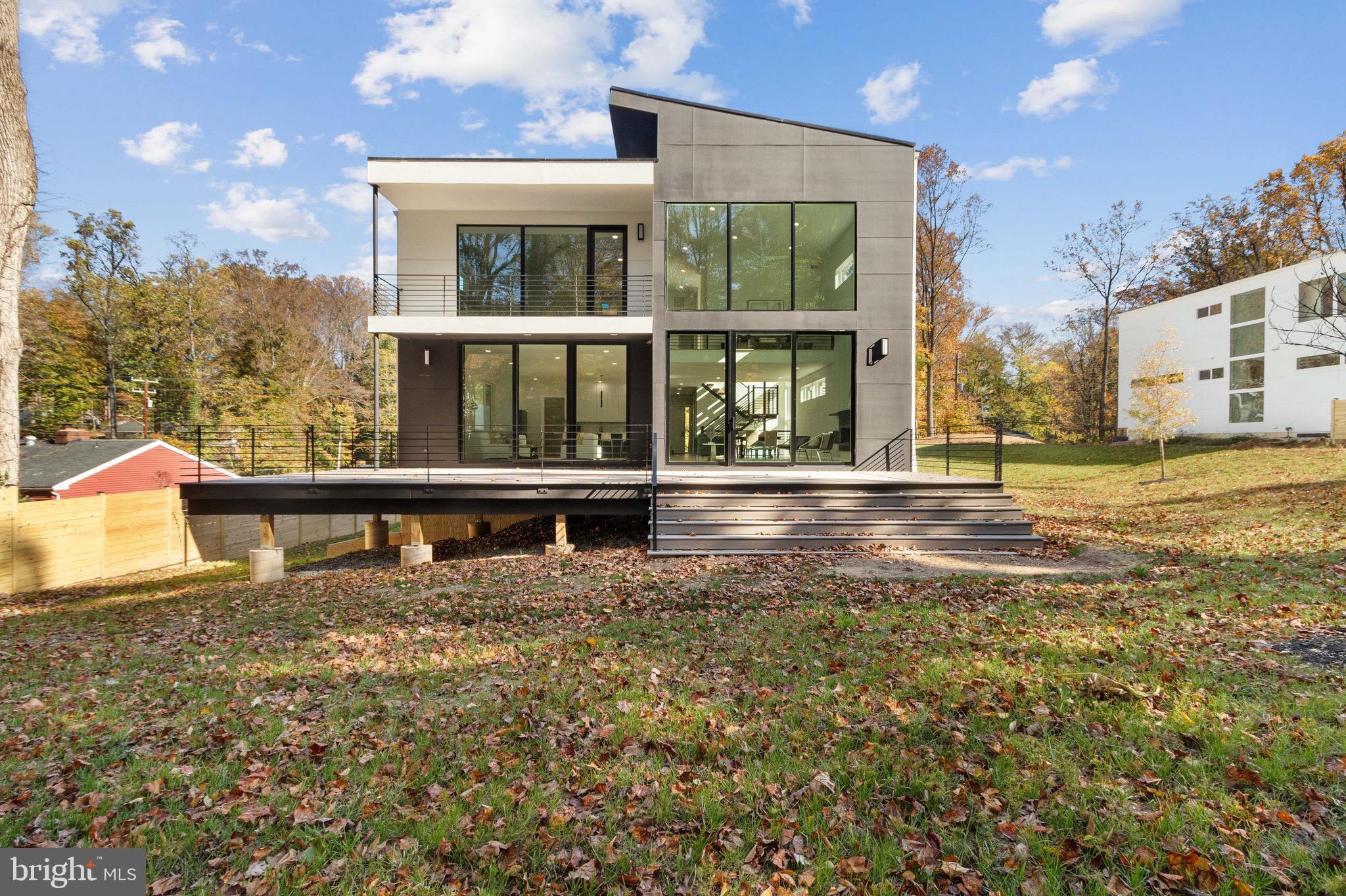 4896 Columbia Rd