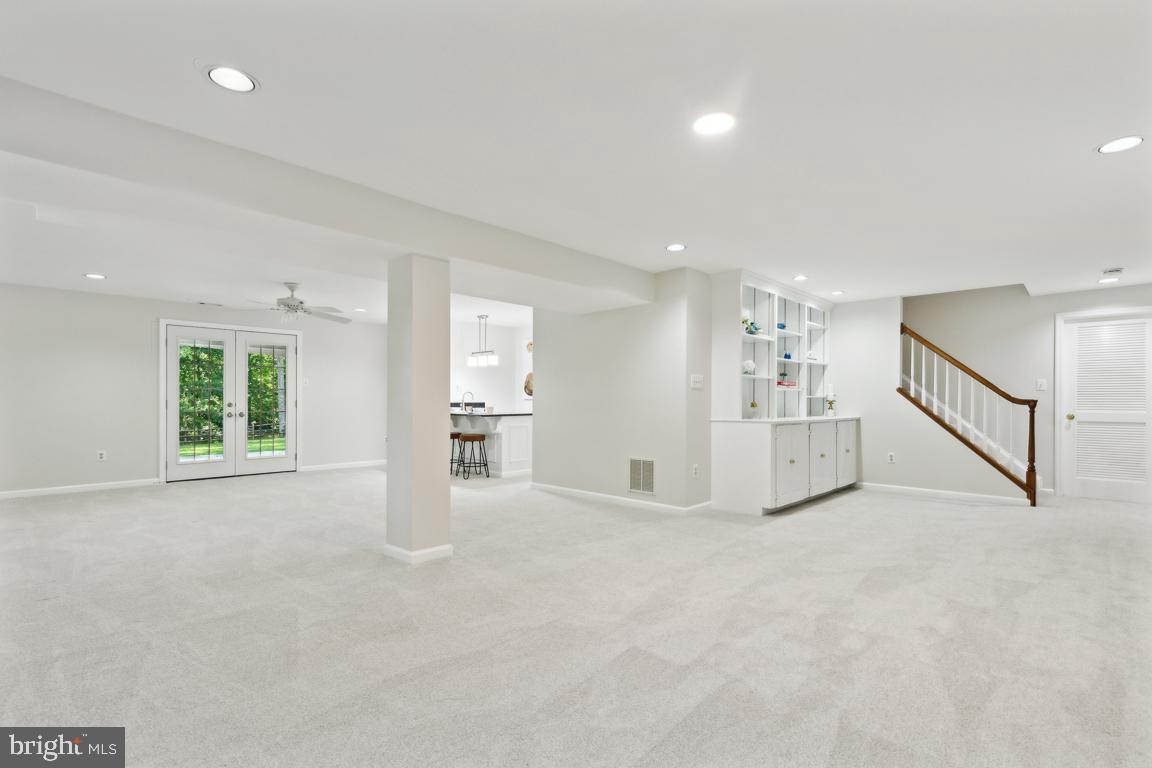 9734 Rolling Ridge Dr