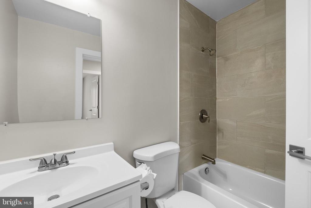 13339 Apgar Pl