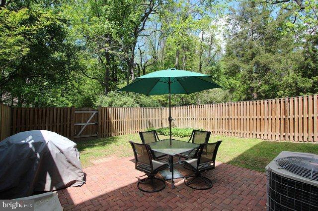 2800 PRINCE ALBERT CT