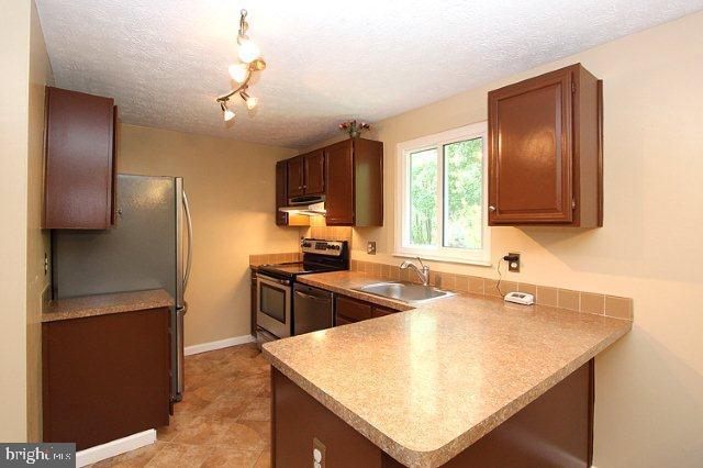 2800 PRINCE ALBERT CT