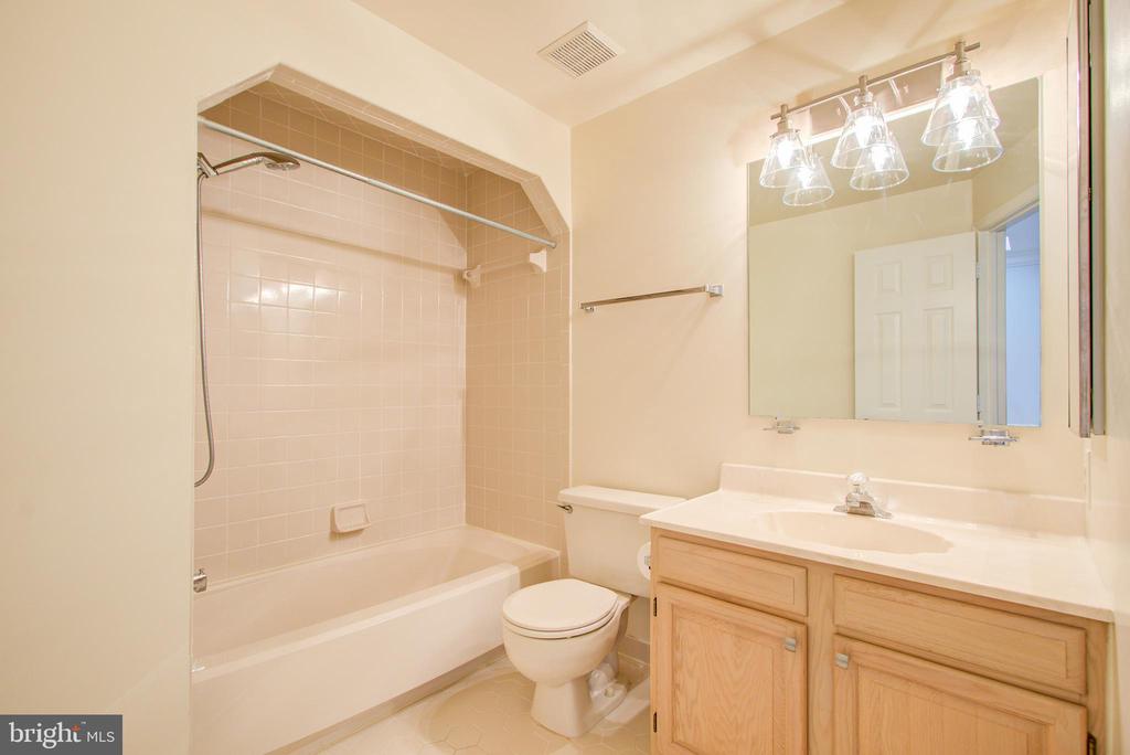 5946 WESCOTT HILLS WAY