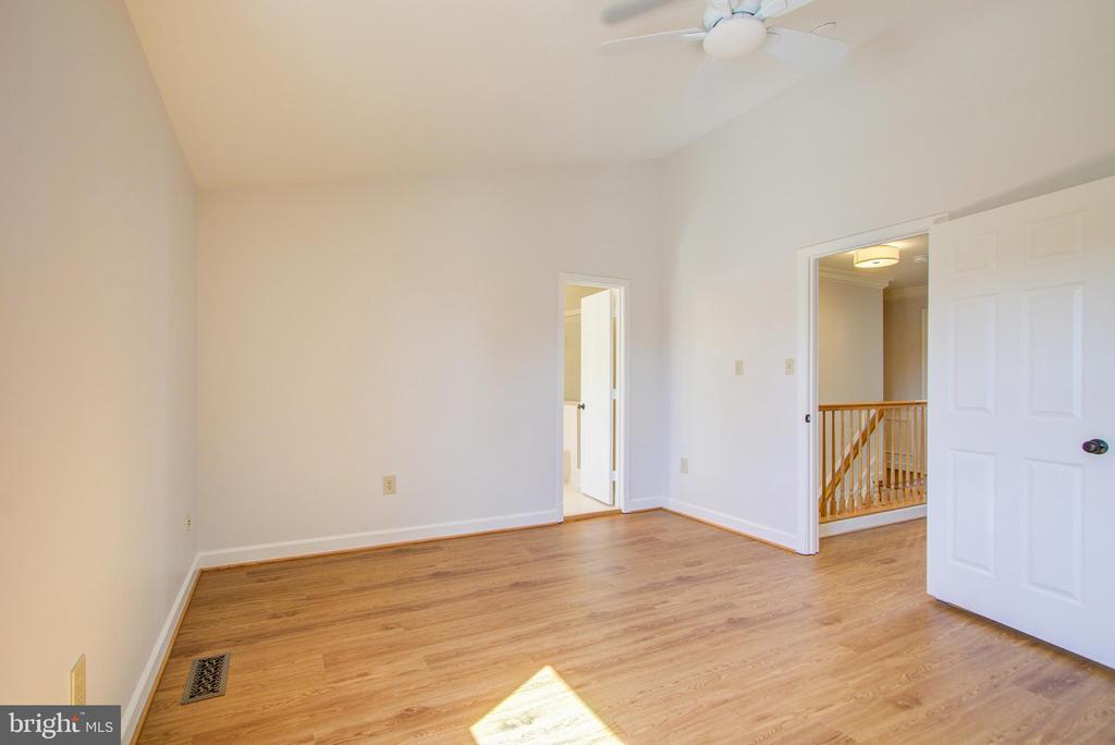 5946 WESCOTT HILLS WAY