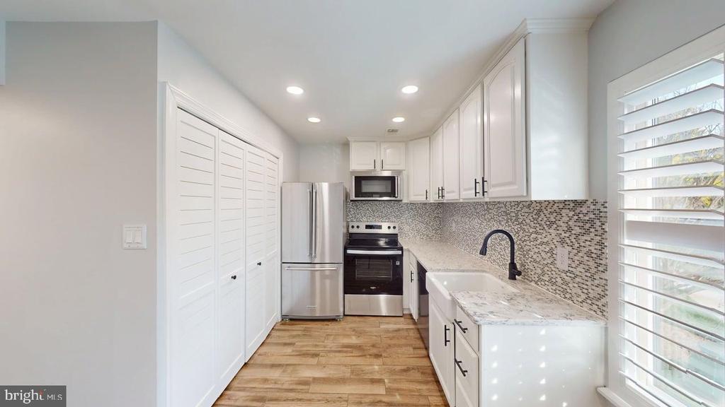 1689 WESTWIND WAY #182
