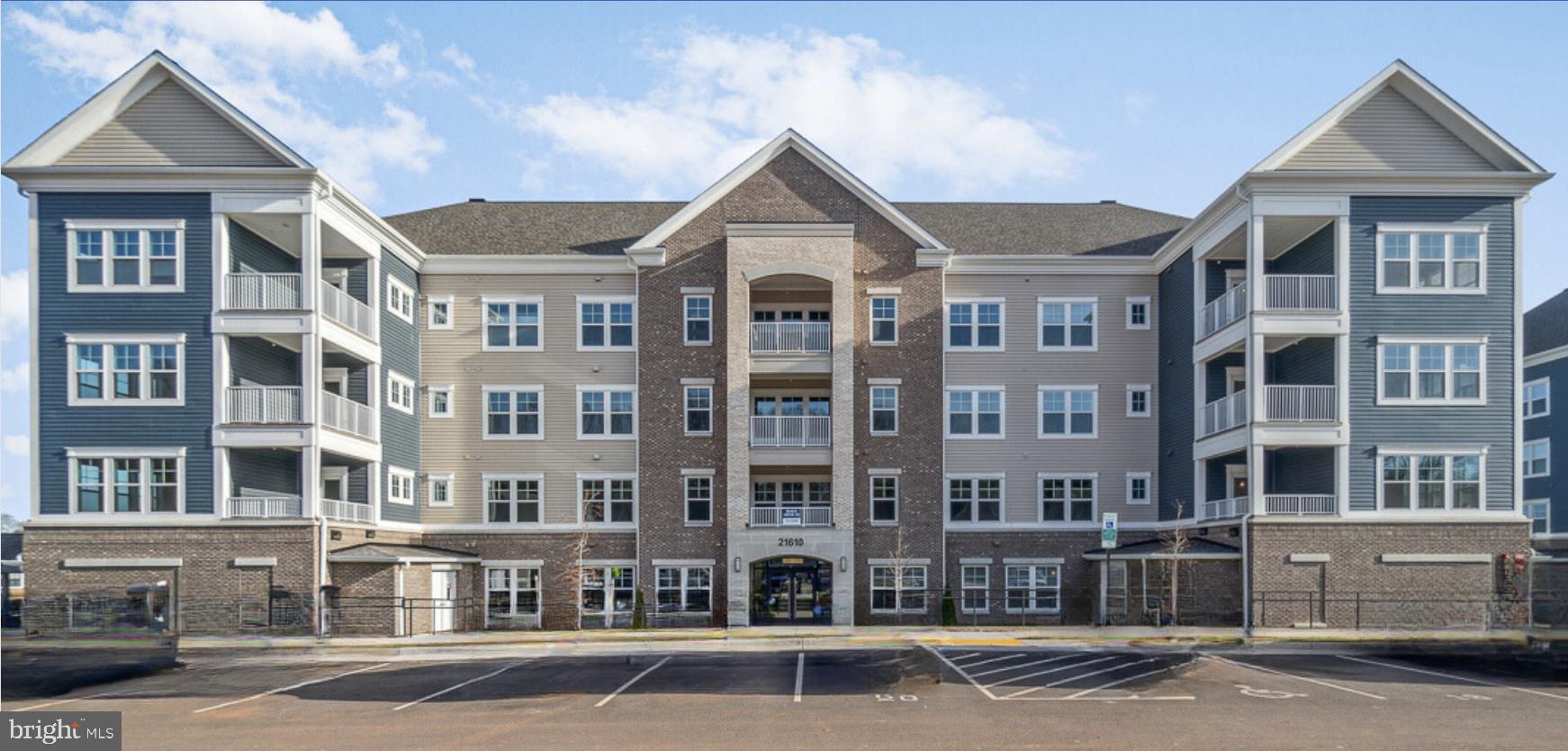 21610 Hawksbill High Cir #102