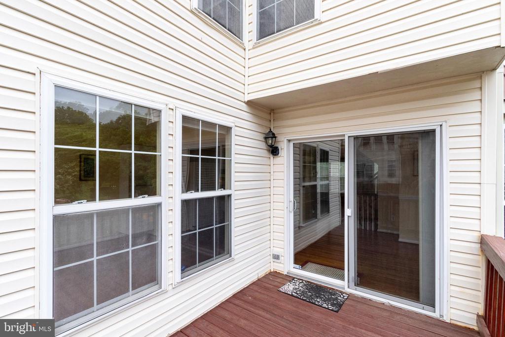 161 SHIRLEY SQ SE