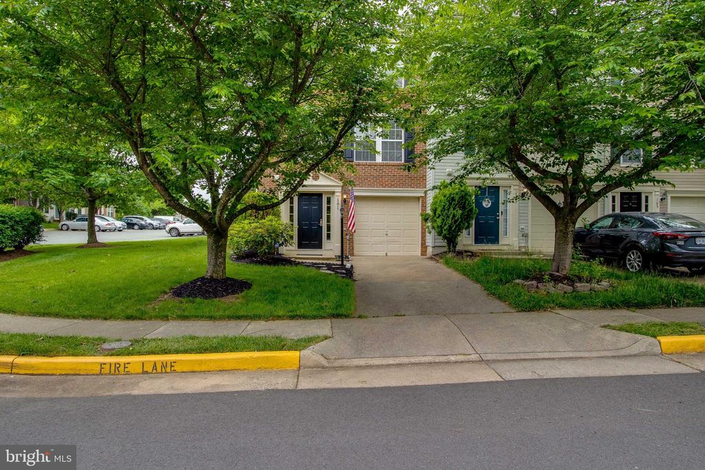 161 SHIRLEY SQ SE