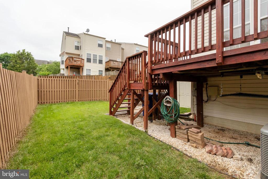 161 SHIRLEY SQ SE