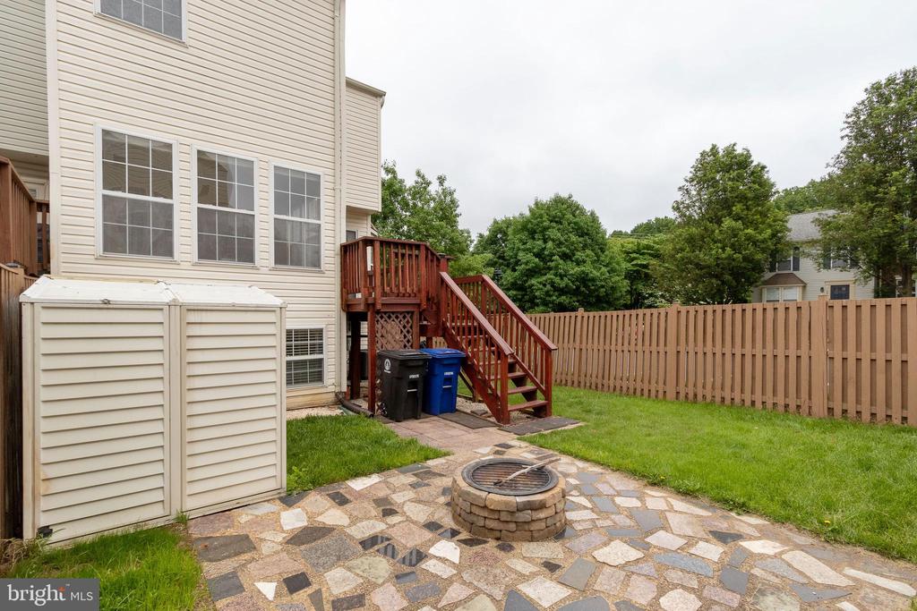 161 SHIRLEY SQ SE