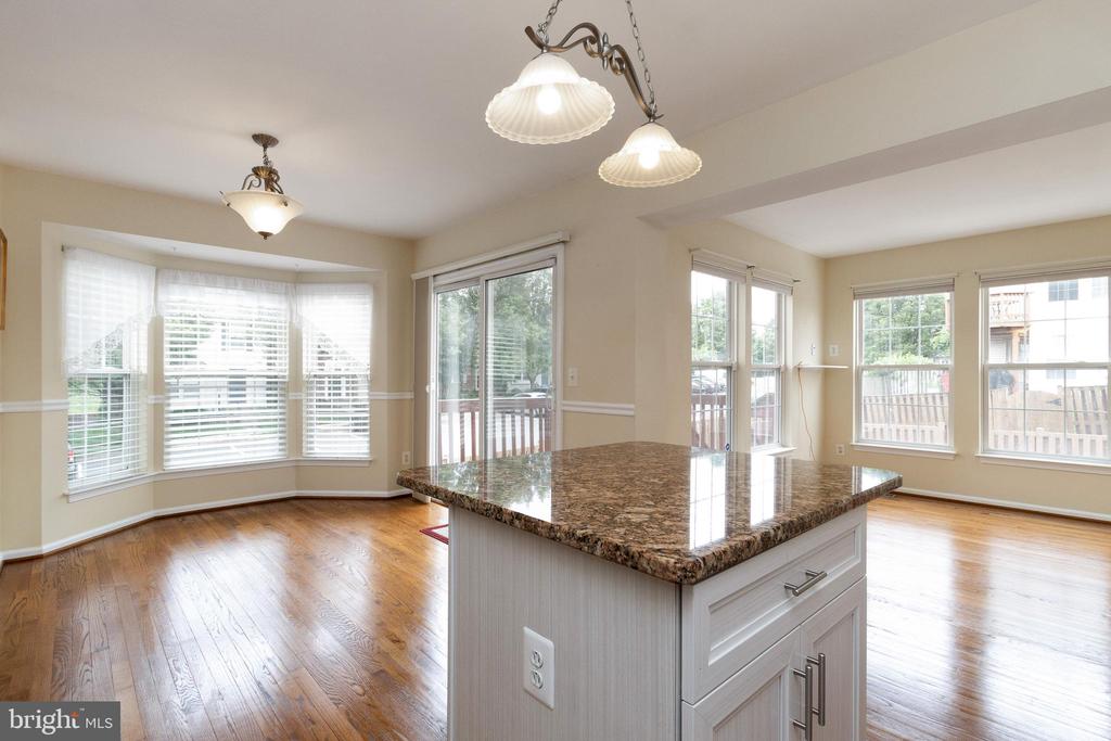 161 SHIRLEY SQ SE