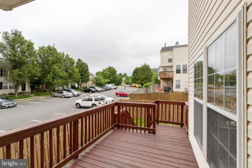 161 SHIRLEY SQ SE
