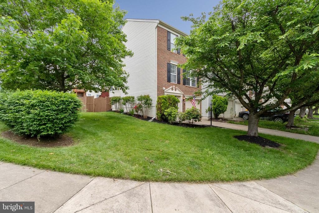 161 SHIRLEY SQ SE