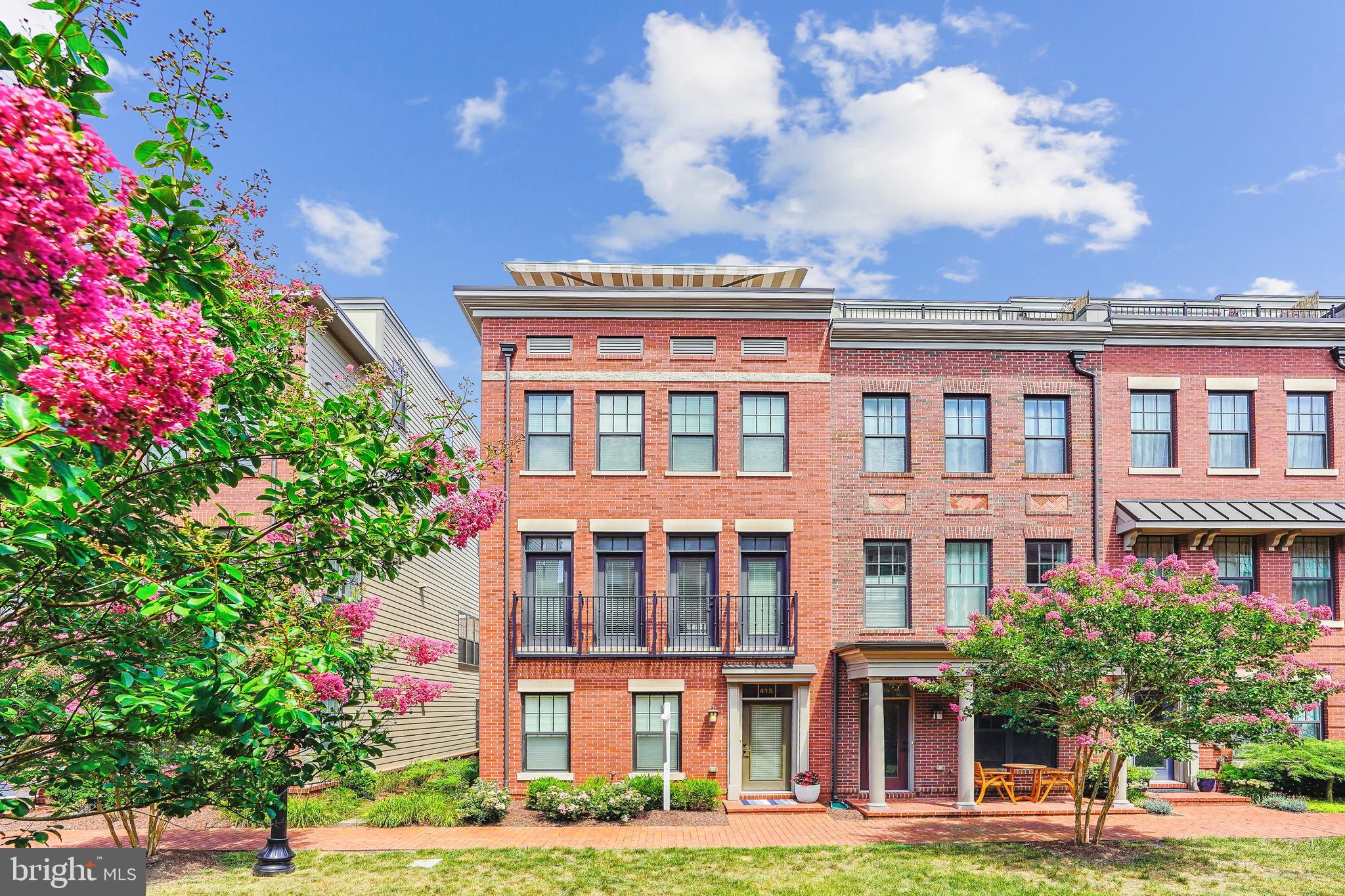 415 BICKSLER SQUARE SE