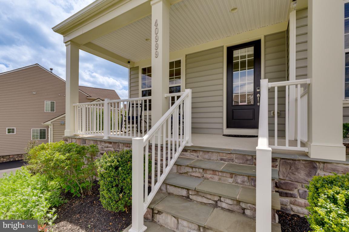 40999 Waxwing Dr