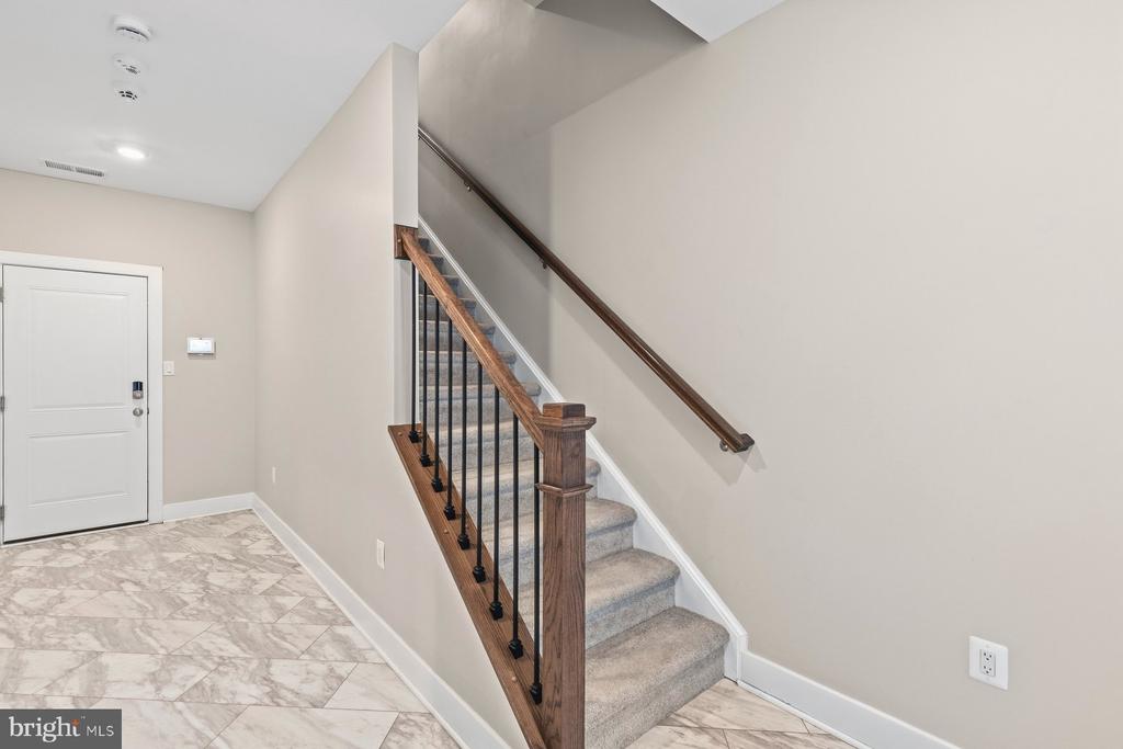 1615 FIELD SPARROW TERRACE NE